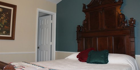 carriage_house_pecan_room